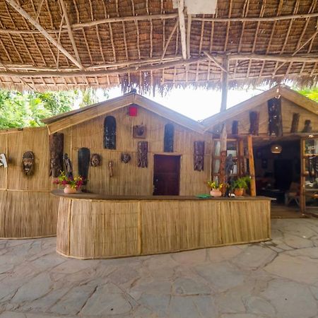 Ziwa Beach Resort Бамбури Екстериор снимка