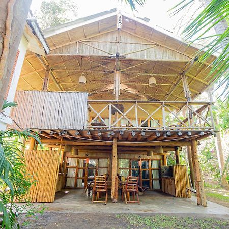 Ziwa Beach Resort Бамбури Екстериор снимка