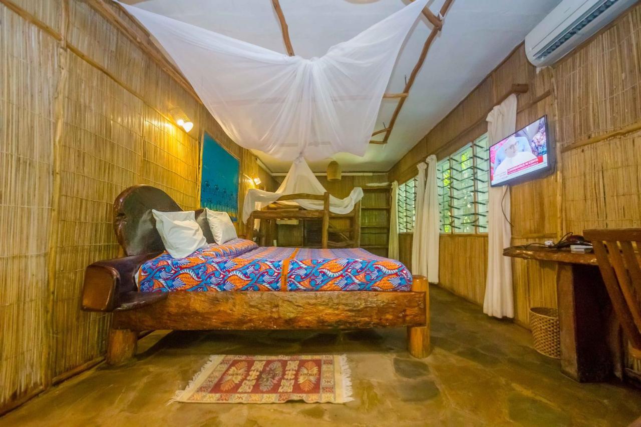 Ziwa Beach Resort Бамбури Екстериор снимка