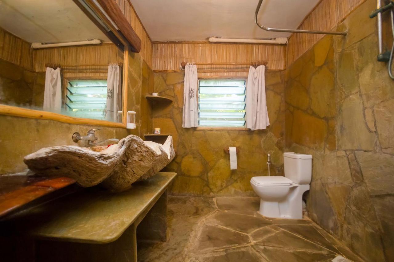 Ziwa Beach Resort Бамбури Екстериор снимка