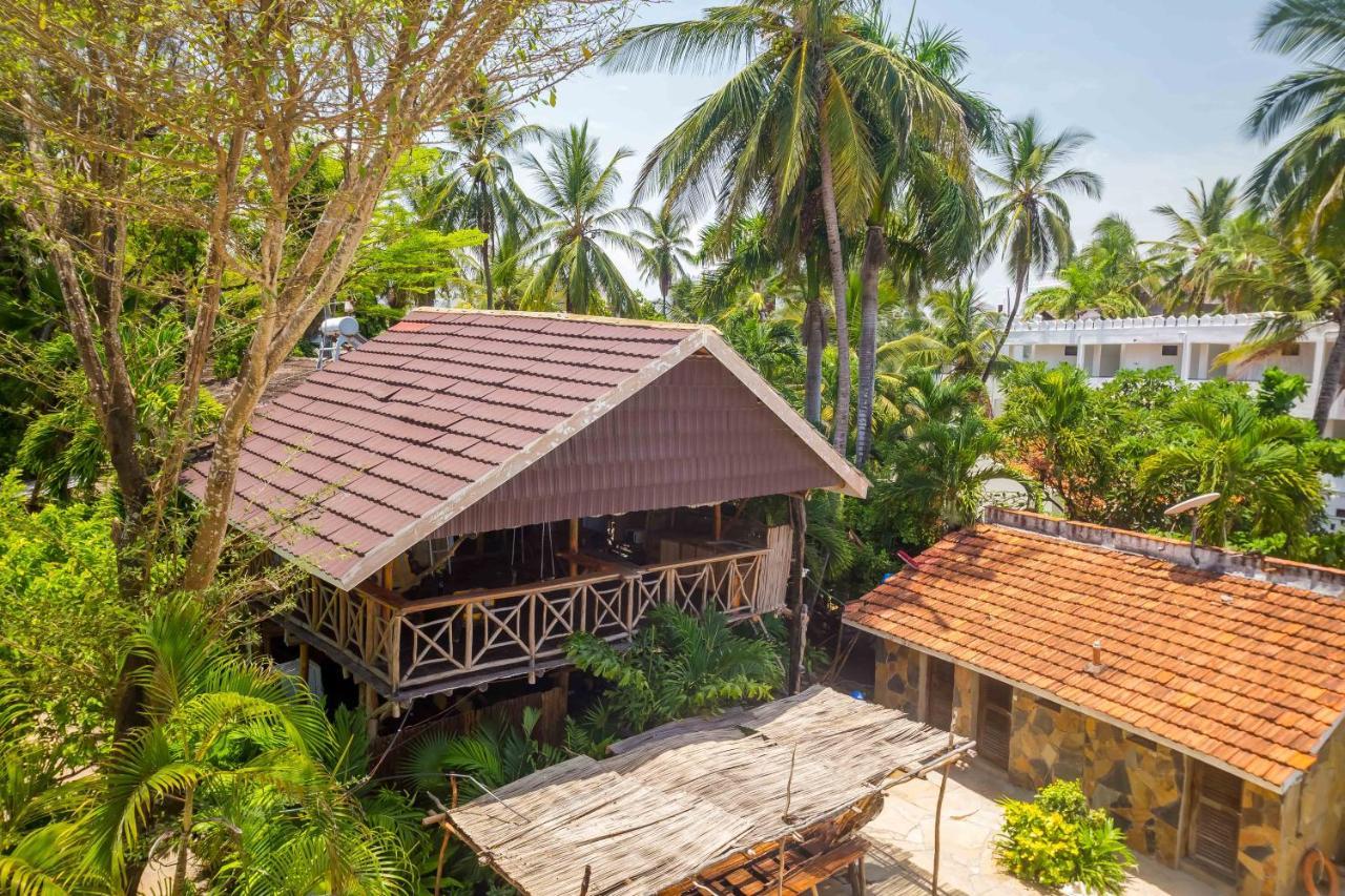 Ziwa Beach Resort Бамбури Екстериор снимка