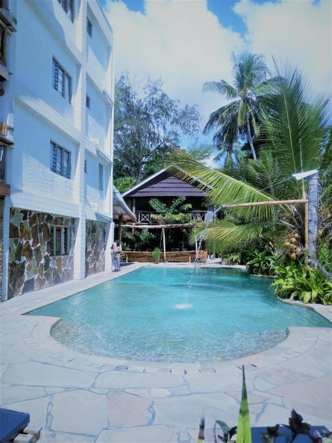 Ziwa Beach Resort Бамбури Екстериор снимка