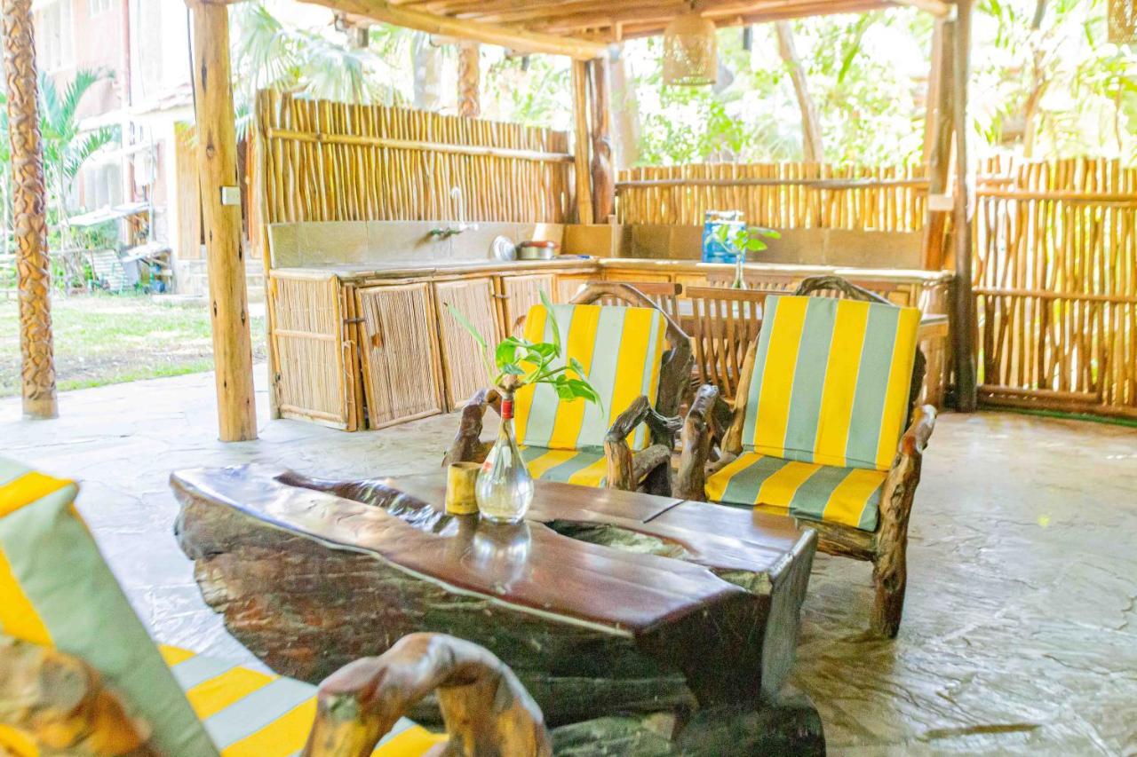 Ziwa Beach Resort Бамбури Екстериор снимка