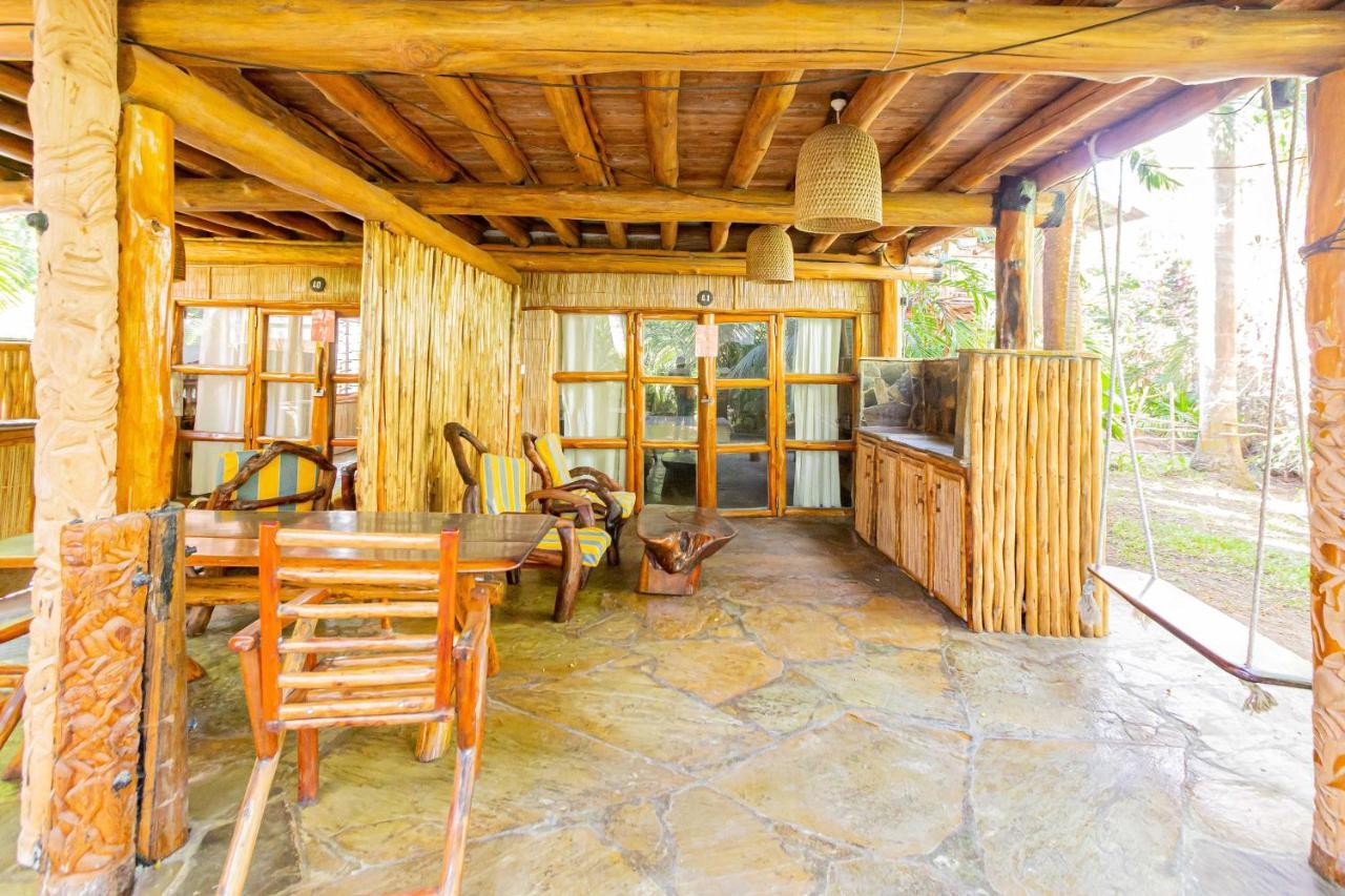 Ziwa Beach Resort Бамбури Екстериор снимка