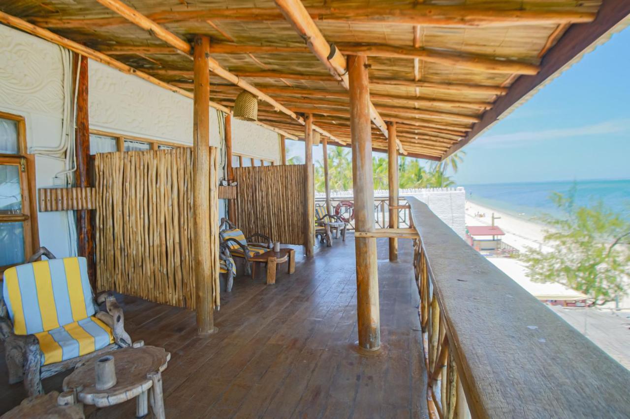Ziwa Beach Resort Бамбури Екстериор снимка