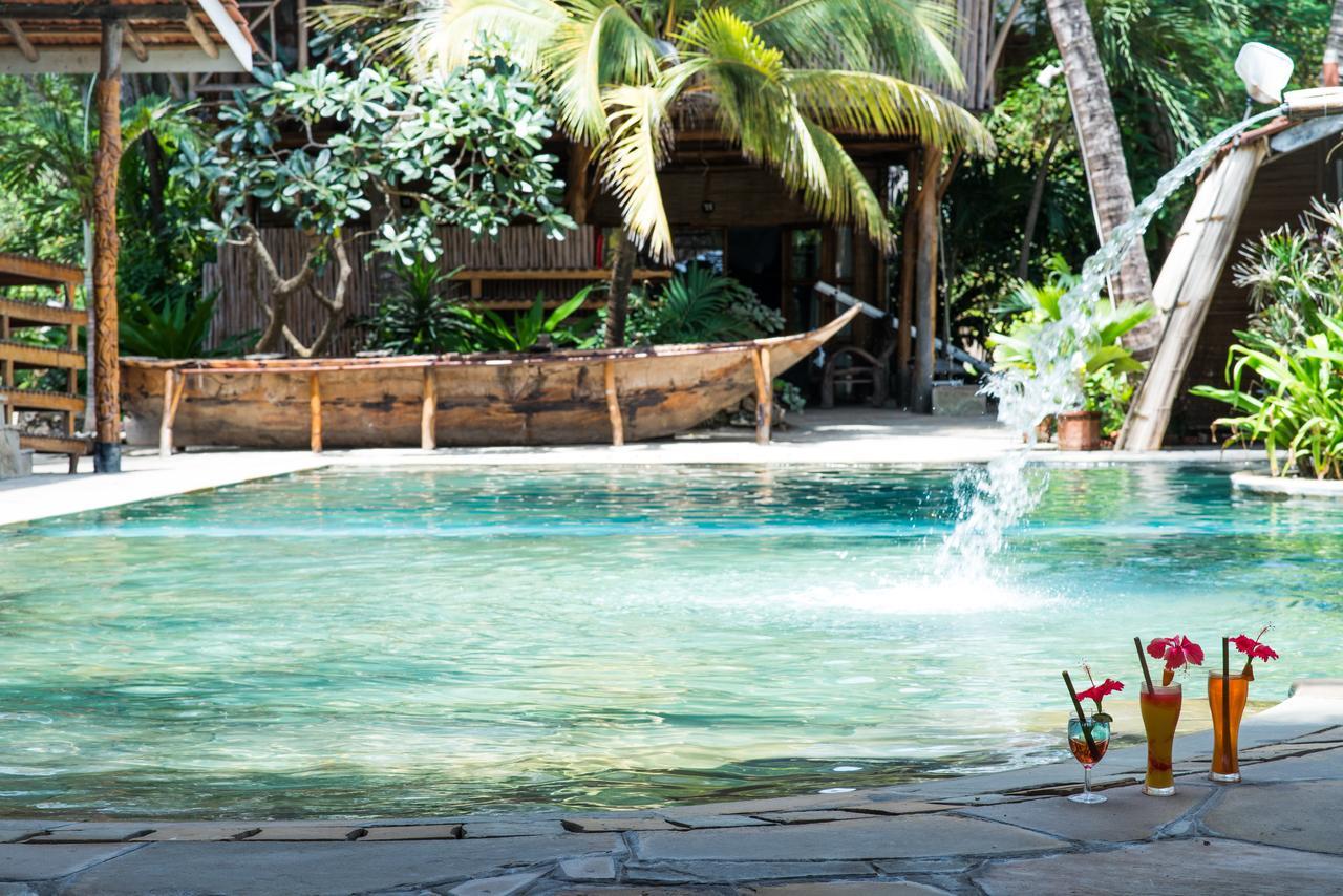 Ziwa Beach Resort Бамбури Екстериор снимка