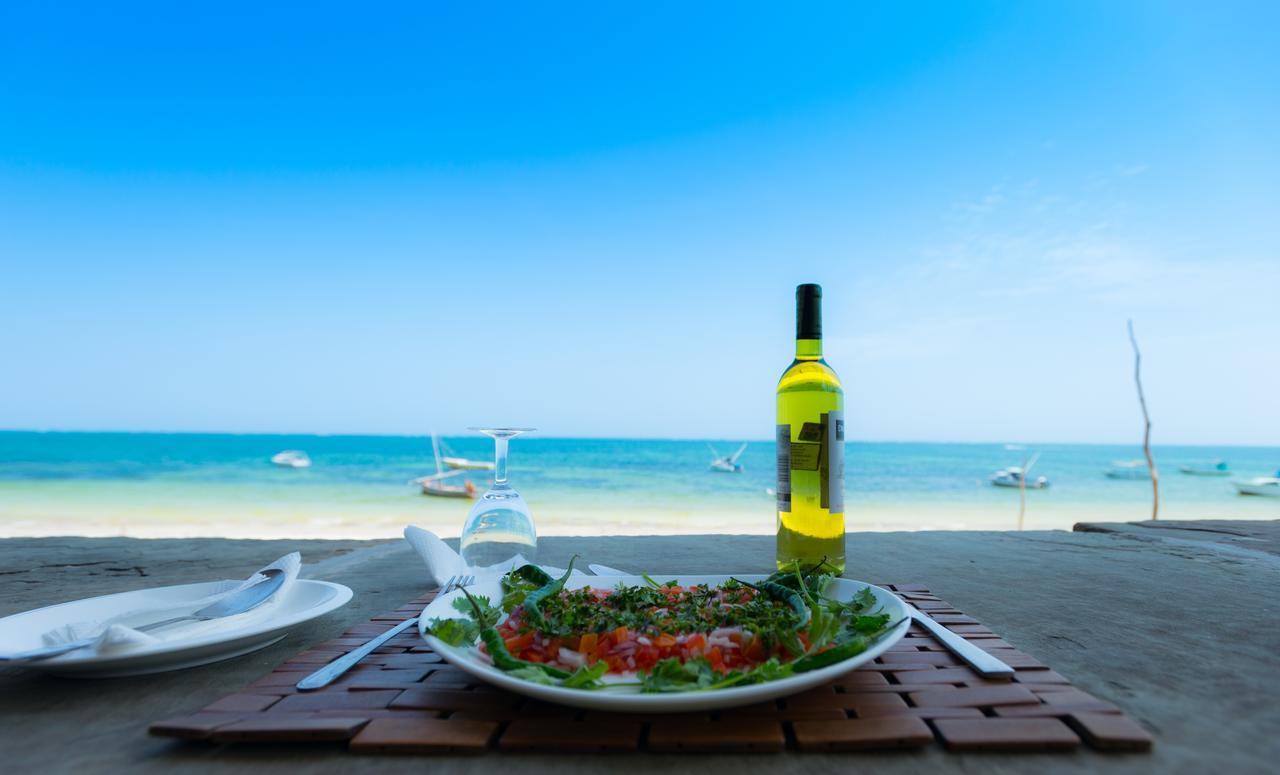 Ziwa Beach Resort Бамбури Екстериор снимка