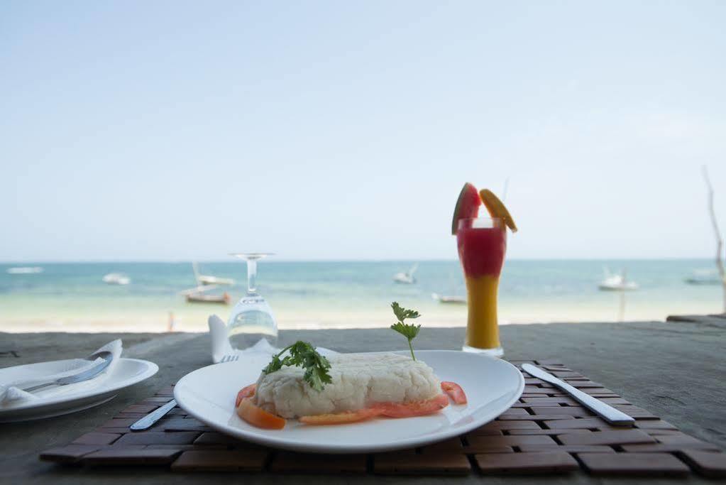 Ziwa Beach Resort Бамбури Екстериор снимка