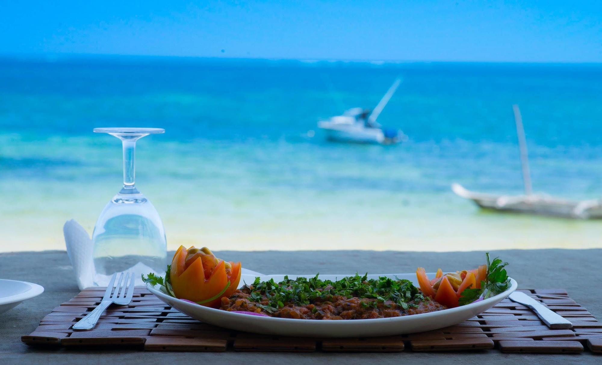 Ziwa Beach Resort Бамбури Екстериор снимка